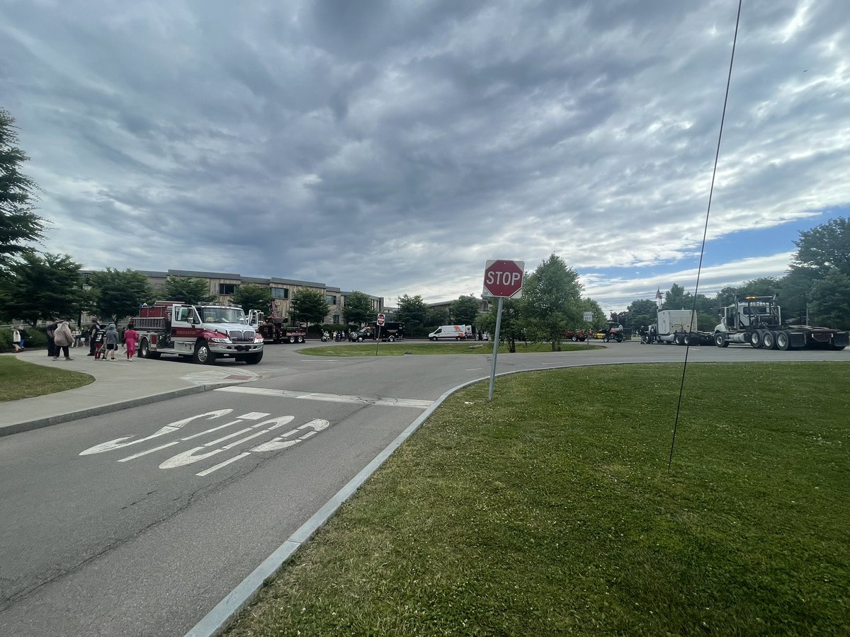 _NVanderpool's tweet photo. Touch-A-Truck was a success!!! Thank you to all our Binghamton and Broome County community partners who supported our school and showed us some amazing jobs!! #MacOnBoard #BPatriotProud @PaulVVesci @BinghamtonCSD @DrToniaThompson https://t.co/qnsPVdCc1Y