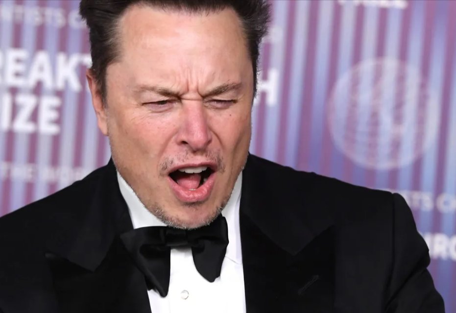 Elon Musk

"Cualquiera que desee teletrabajar debe estar en la oficina un mínimo (y digo mínimo) de 40 horas a la semana o abandonar Tesla. Esto es menos de lo que pedimos a los trabajadores de fábrica"

"Si no apareces, daremos por hecho que has dimitido".