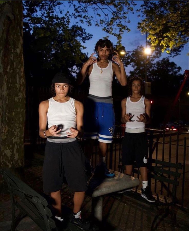 RapsAndShots's tweet image. Diferent pics of rappers of the Bronx