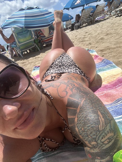 Tap this   https://t.co/MYBf9KIkNE https://t.co/NcQFCYJZLj