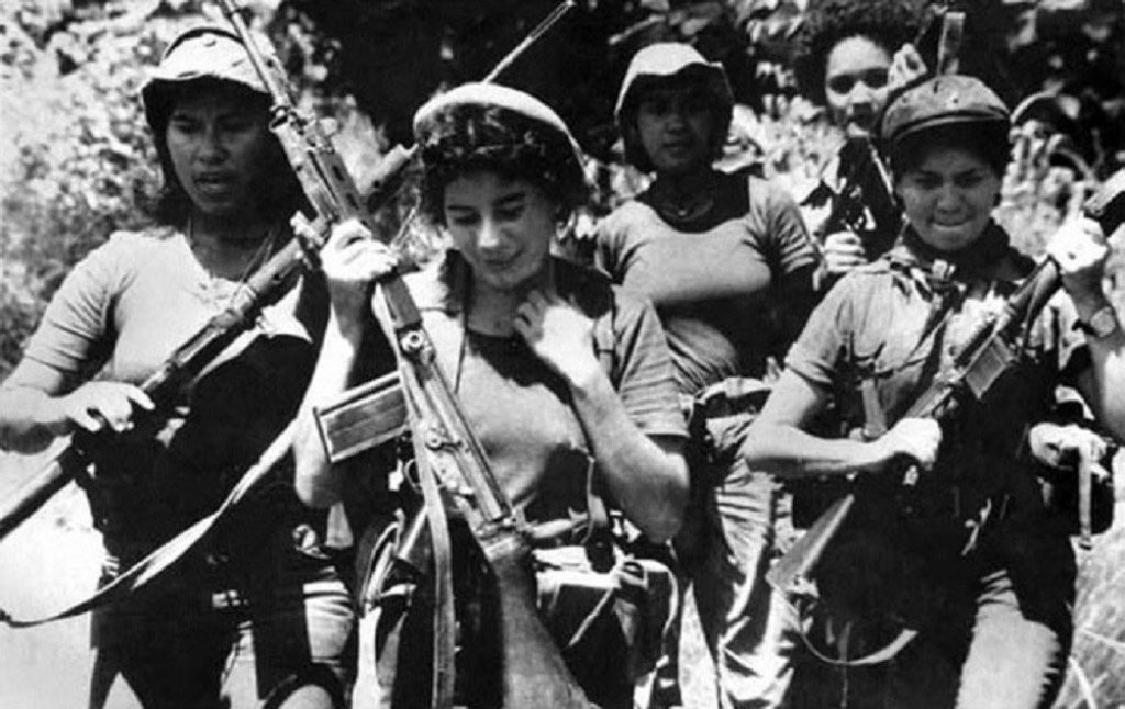 Lo que daría por estar en Nicaragua🇳🇮 en estas fechas de celebración de la Libertad, la Dignidad, la Revolución✨

❤️🖤 Mi venganza personal será el derecho de tus hijos a la escuela y a las flores🎶