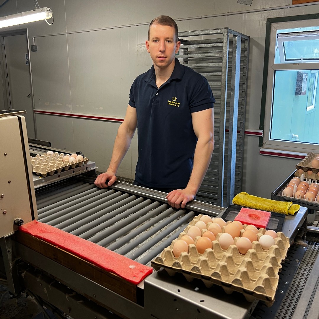 Jakub Kozik Excels in Poultry Technician Apprenticeship with Distinction 👏

Read full story...www.poultec.co.uk/jakub-kozik-excels-in-poultry-technician-apprenticeship-with-distinction/