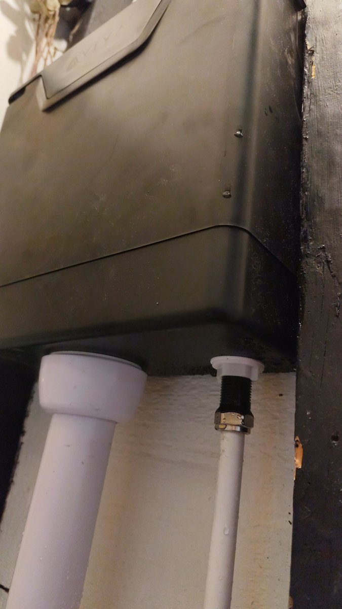 JulienMery's tweet photo. Crappiest product ever from @ToolstationUK with plastic threading that crumbles when tightening. Absolutely unusable! #faultyproduct #infuriating #plumbing https://t.co/Hkg2Hrp2Tw