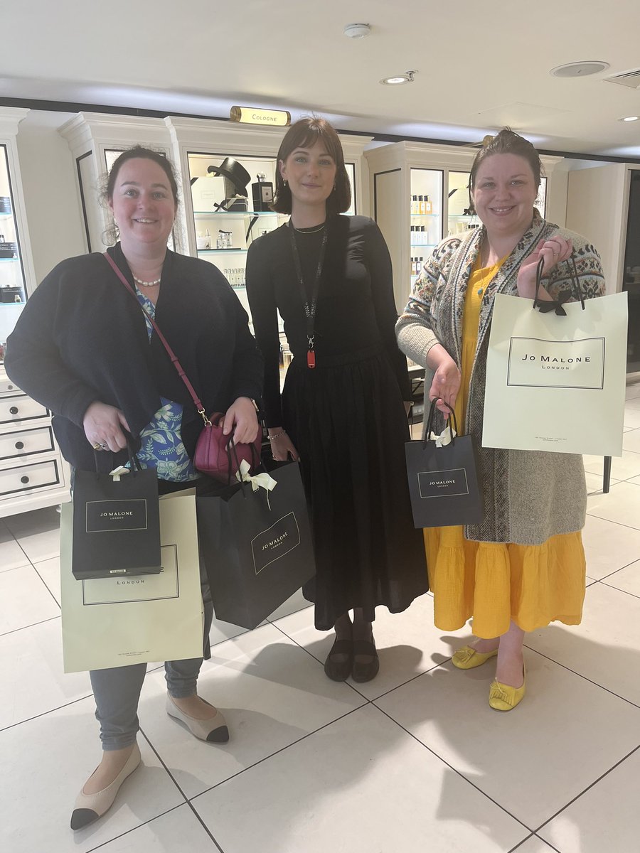 Anna Watson tweet media