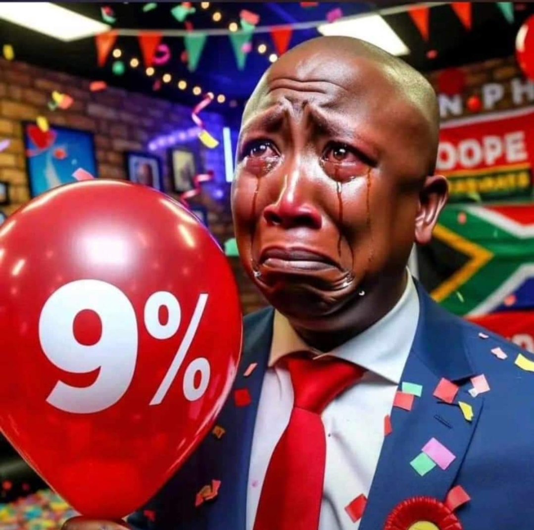 JosseyButhane's tweet image. Joalo lemina le hlakana ledikedi gosepafetshe,go fonono gomprrrr.When u think u r star only to find u r not even part of the team🤣🤣🤣🤣🤣