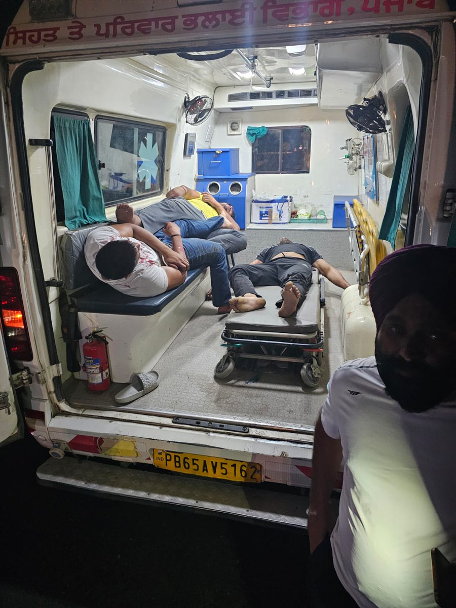 ग्रेटर नोएडा : ग्रेटर नोएडा के थार सवार चार युवकों की गाड़ी जालंधर में देर रात डिवाइडर से टकराई। दादरी के निवासी सौरभ भाटी की नाम के युवक की हादसें में हुई मौत, तीन गंभीर रूप से घायल। दो दिन पहले घर से घूमने के लिए घर से निकले थे चारों दोस्त।
<a href="/JagranNews/">Dainik Jagran</a>