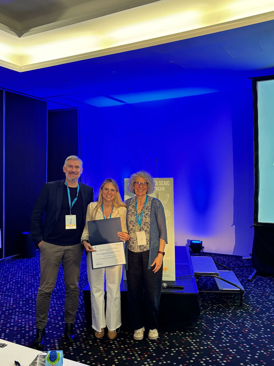 Premi al millor póster amb defensa per la nostra #MIR R4 d’ <a href="/allergoalthaia/">Al·lèrgia Althaia</a>, Andrea de Noia, al congrés de la <a href="/scaic_cat/">SCAIC</a> . Felicitats a tot l’equip d’al·lergologia <a href="/althaiamanresa/">Fundació Althaia</a> per fer-ho possible 💪🏼🤗<a href="/Laiafy/">fly</a> <a href="/magagimenezlili/">Magalí Giménez</a> <a href="/lidiafarrarons/">Lídia Farrarons</a>