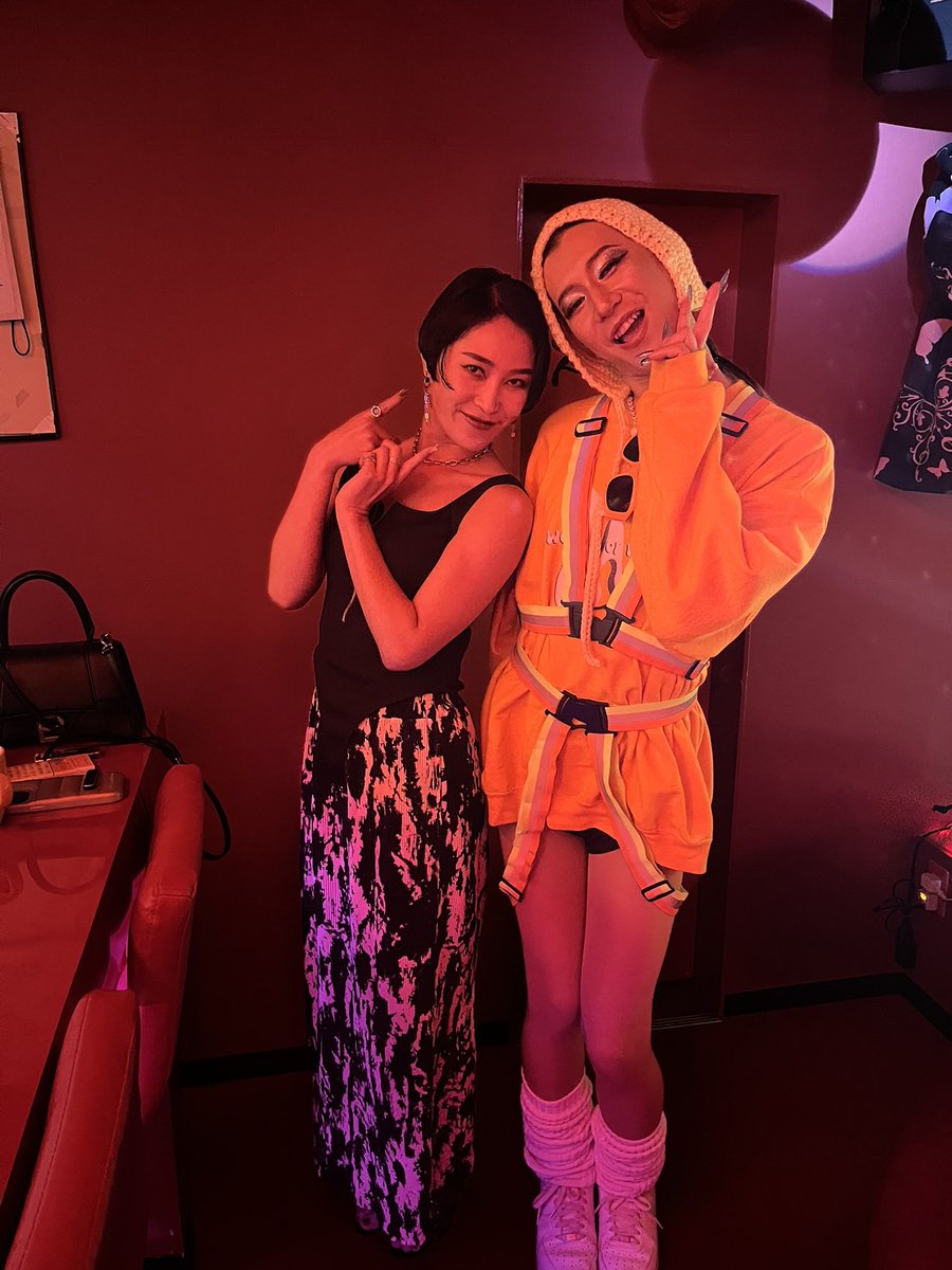 Ruiz20100404's tweet photo. 🦋ルイーズナイト開幕しました🦋
ドレスコードは豹柄🐆
ウンとオシャレしてきてね✨

今宵も妖艶にルイーズOPENしました🦋
看板息子のHTK&amp;レイシン&amp;キョースケとお待ちしてます🫶
素敵な土酔日になりますよーに💖
ショータイムは1部23:00〜.2部2:00〜どちらも予定は未定よ😂 https://t.co/F19t6f7sTR