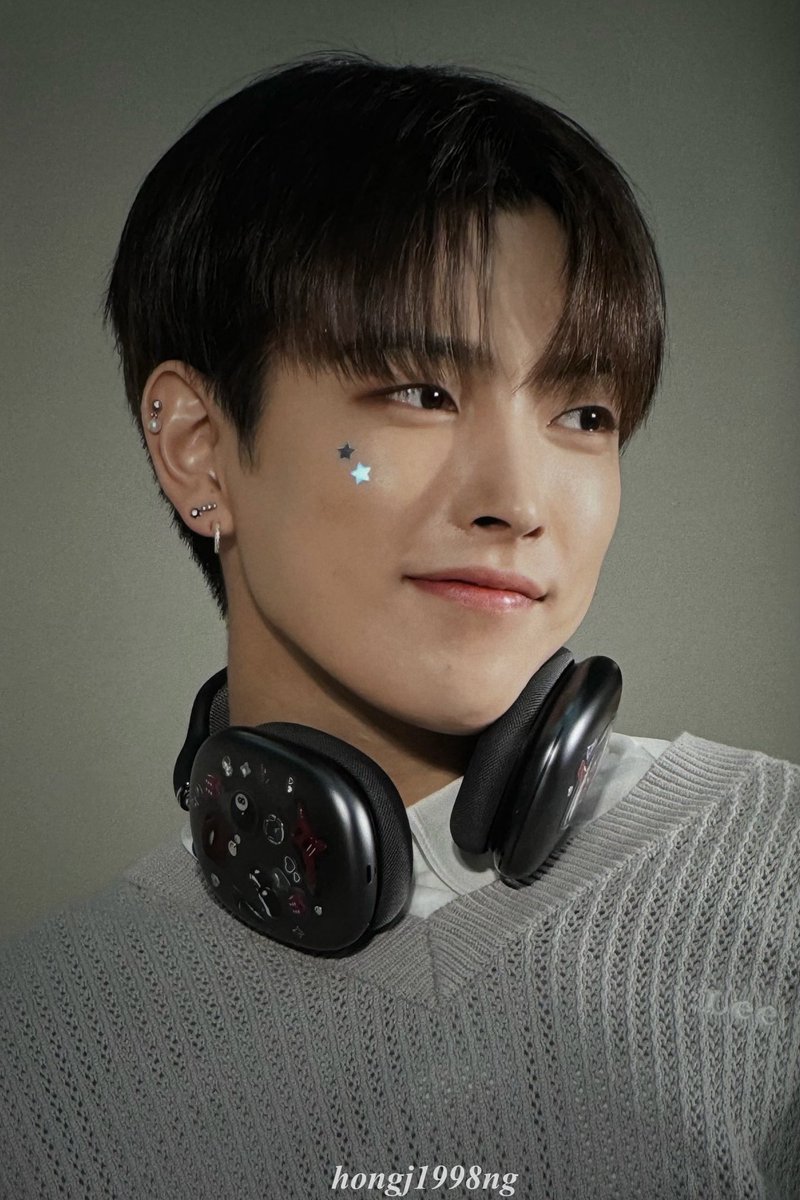hongj1998ng's tweet photo. 240615 사웨 pre
#에이티즈 #ATEEZ #홍중 #HONGJOONG https://t.co/AKDBuFXnlS