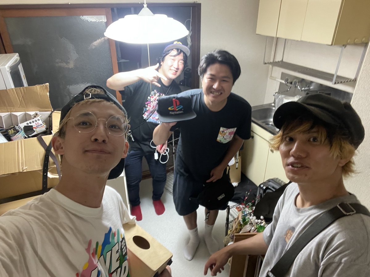 furuya1102's tweet photo. 瀬尾さんの引っ越し終わって焼き肉！！
最高！！ https://t.co/OnkEGgNoxa