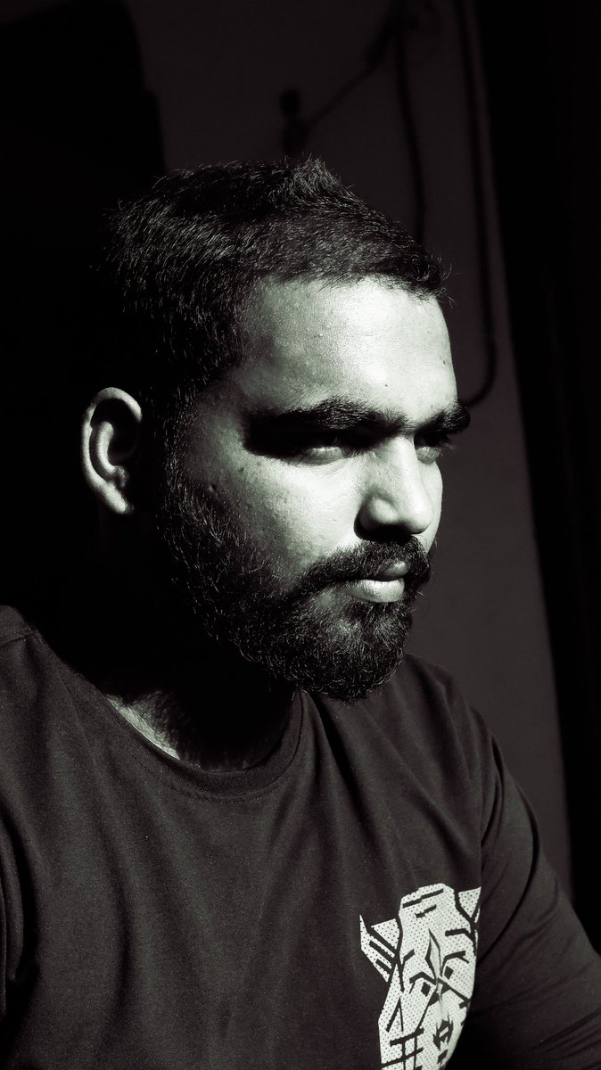 TejaSimhaReddy3's tweet photo. The man with aggressive attention and willpower on everything.

On the Frame - @bhuvan1936 

#canon #photography #photogenic #manual #sunlight https://t.co/YH2eeq35UE