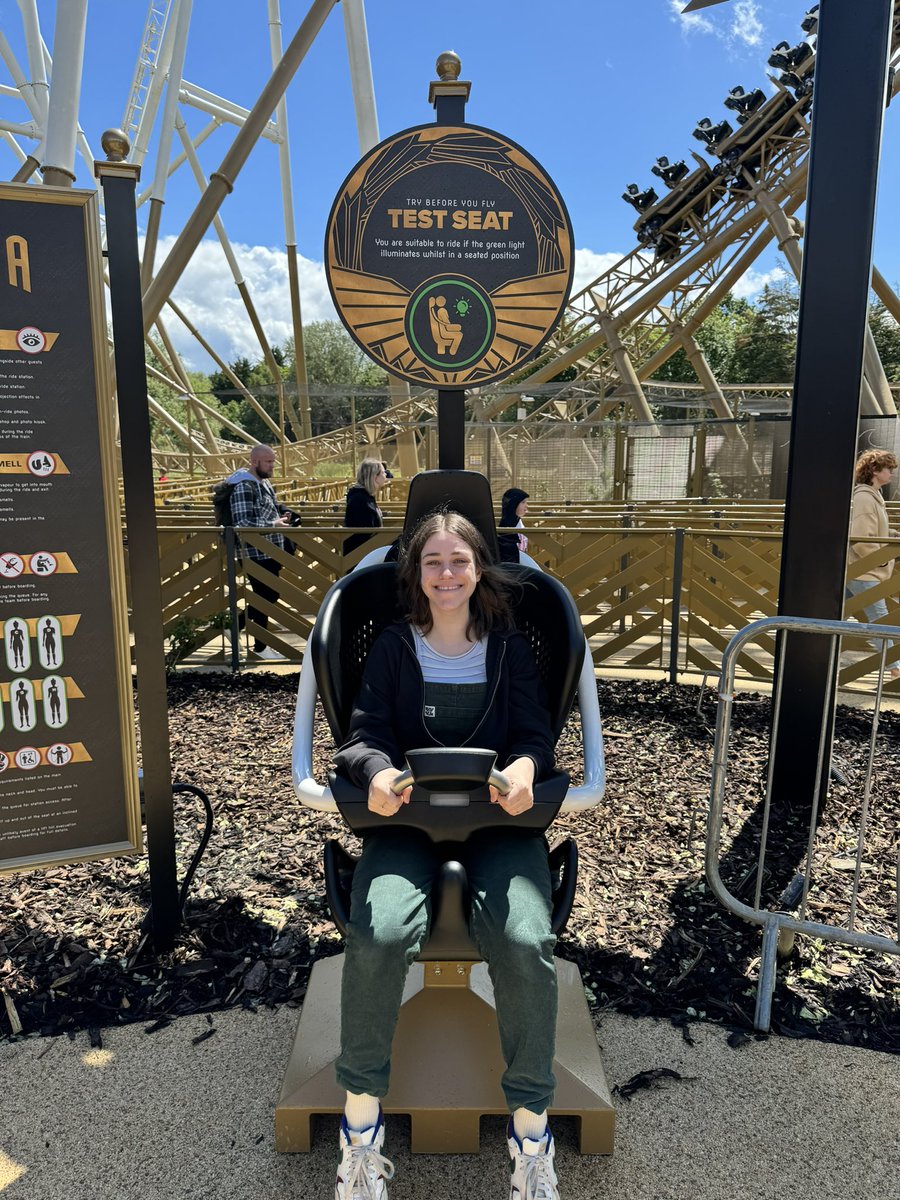 caryss_b's tweet photo. just waited 4 hours to be evacuated from the hyperia queue. at least i got to sit in the test seat 👍 https://t.co/Ik3OdfNqas