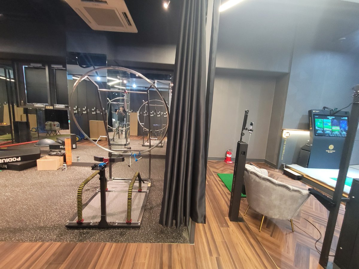 Proswing_Inc's tweet image. 더스윙블랙 위례점에서 회원분들의 스윙레슨용으로 #프로스윙머신 사용 합니다. 싱글골퍼 만들기 프로젝트 !^^

제품문의:1899-6637

#골프스윙교정기 #골프스윙궤도기 #골프자세도구 #드라이버연습머신 #아이언연습머신 #드라이버궤도연습기 #아이언궤도연습기 #드라이버자세연습기 #아이언자세연습기