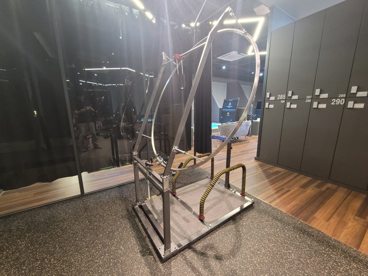 Proswing_Inc's tweet image. 더스윙블랙 위례점에서 회원분들의 스윙레슨용으로 #프로스윙머신 사용 합니다. 싱글골퍼 만들기 프로젝트 !^^

제품문의:1899-6637

#골프스윙교정기 #골프스윙궤도기 #골프자세도구 #드라이버연습머신 #아이언연습머신 #드라이버궤도연습기 #아이언궤도연습기 #드라이버자세연습기 #아이언자세연습기