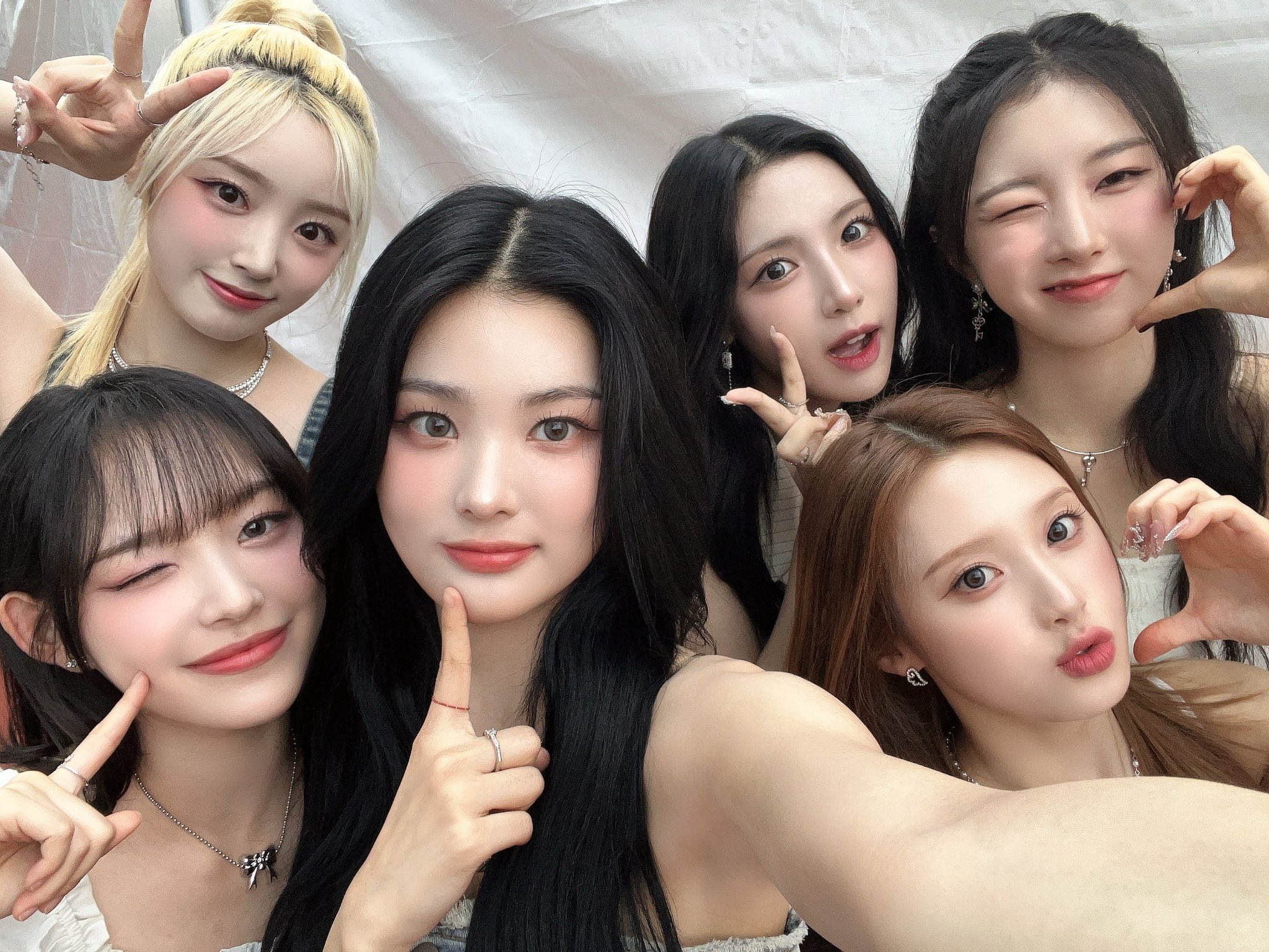 GQHU1QqbsAAs8wh?format=jpg&name=large