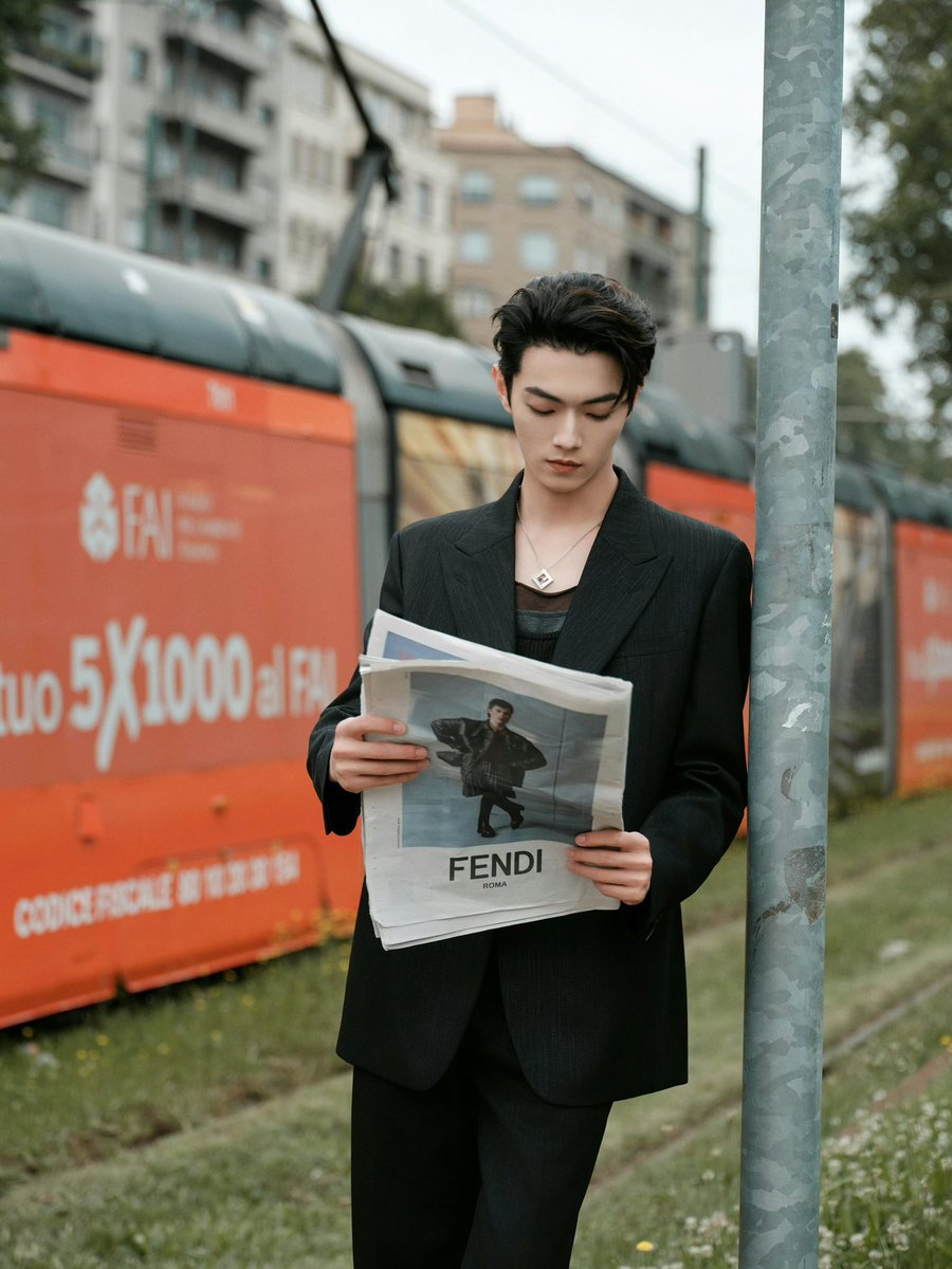 _ppuiuipp's tweet photo. สวีข่ายยยยยยยยยยยย โปรด!!!!!!
หยุดทำตัวตรงสเปคที คนตรงนี้จะตายเอา

Milan Fashion Week 
#XuKaixFendiMFW
#FendiSS25
#XuKai @Fendi https://t.co/ikq3TIG1DZ