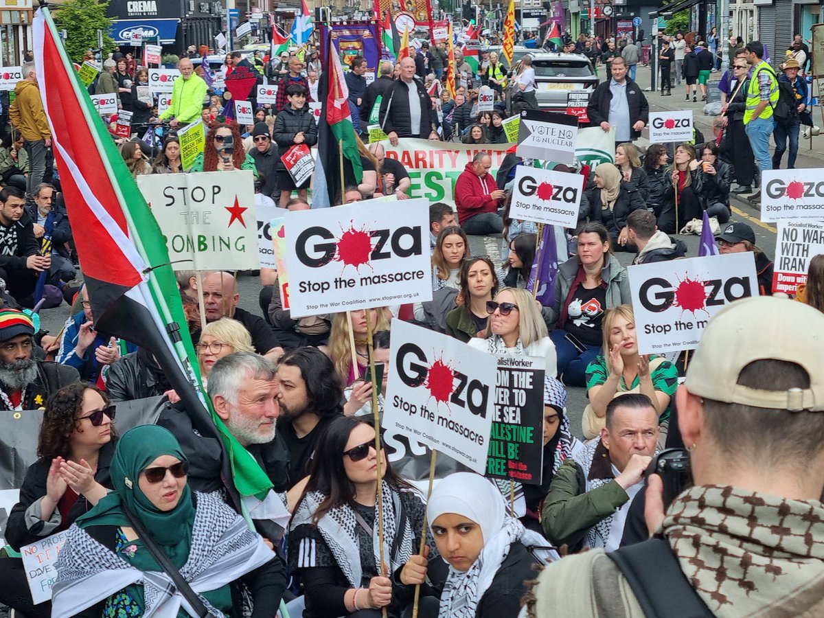 sahouraxo's tweet photo. BREAKING:

Happening right now in Glasgow.

Massive protest in support of Palestine, demanding an end to weapons to Israel and a stop to the genocide.

Thank you, Scotland 🏴󠁧󠁢󠁳󠁣󠁴󠁿 

🇵🇸🇵🇸🇵🇸🇵🇸🇵🇸🇵🇸🇵🇸🇵🇸🇵🇸

https://t.co/MATdKnnOhj