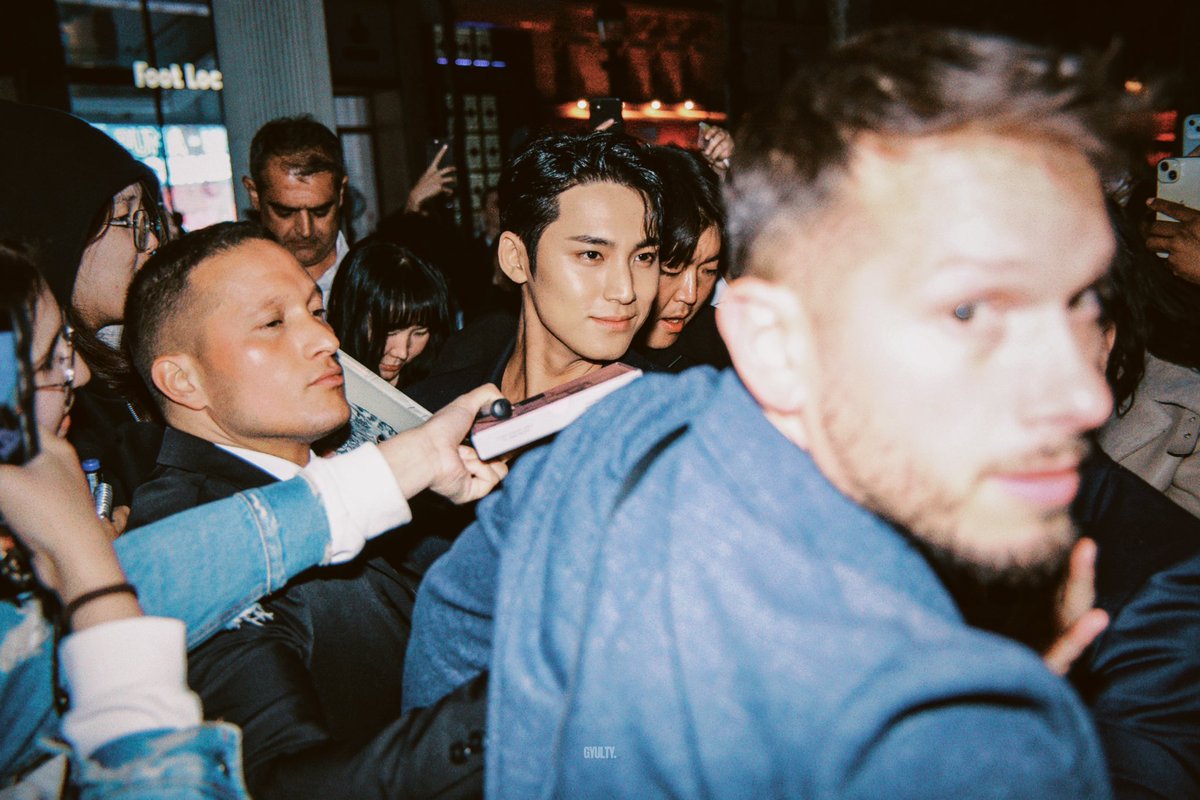 gyulty0406's tweet photo. 240613 Calvin Klein 

𝒇𝒊𝒍𝒎.

#민규 #MINGYU #ミンギュ
#세븐틴 #SEVENTEEN https://t.co/4YAq4gxdc2