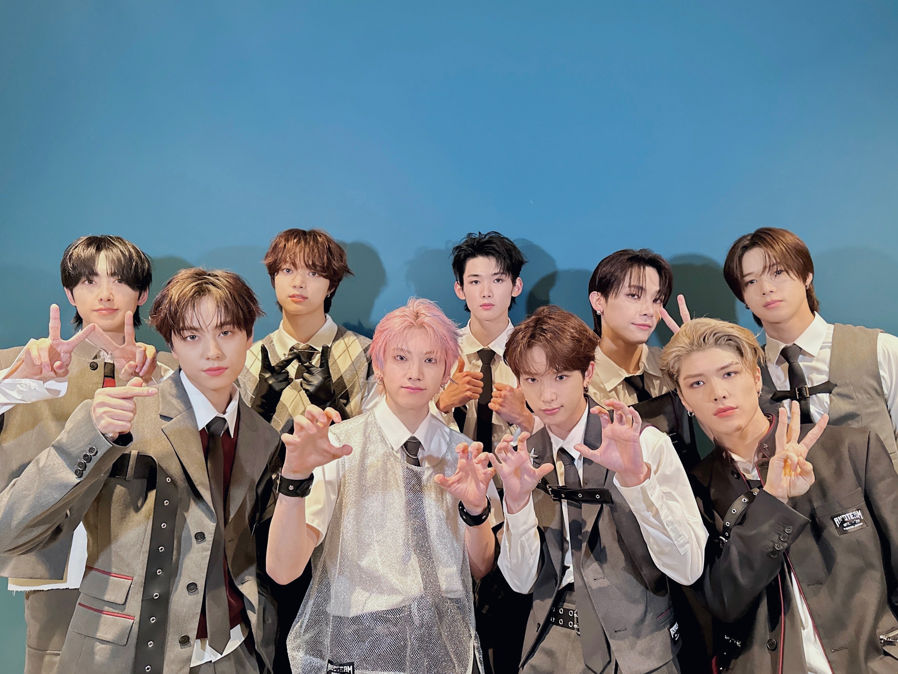 GQHZjDUbUAAos-l?format=jpg&name=4096x4096