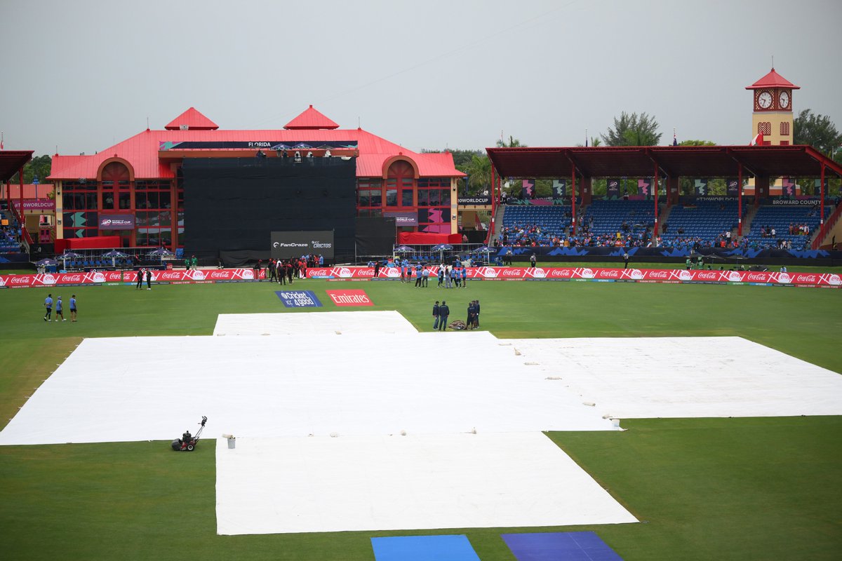 BCCI's tweet photo. 🚨 UPDATE 🚨
The #CANvIND match has been called off due to wet outfield.
Both the teams share a point each.
#T20WorldCup | #TeamIndia
📸 ICC https://t.co/6KiRpe9Y2D