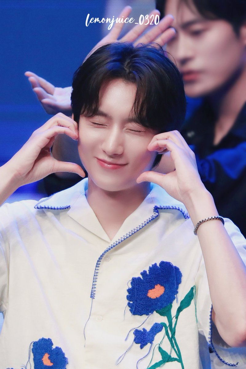 【240615】 팬미팅

#B1A4 #공찬 #GONGCHAN <a href="/B1A4_gongchan/">공찬</a>