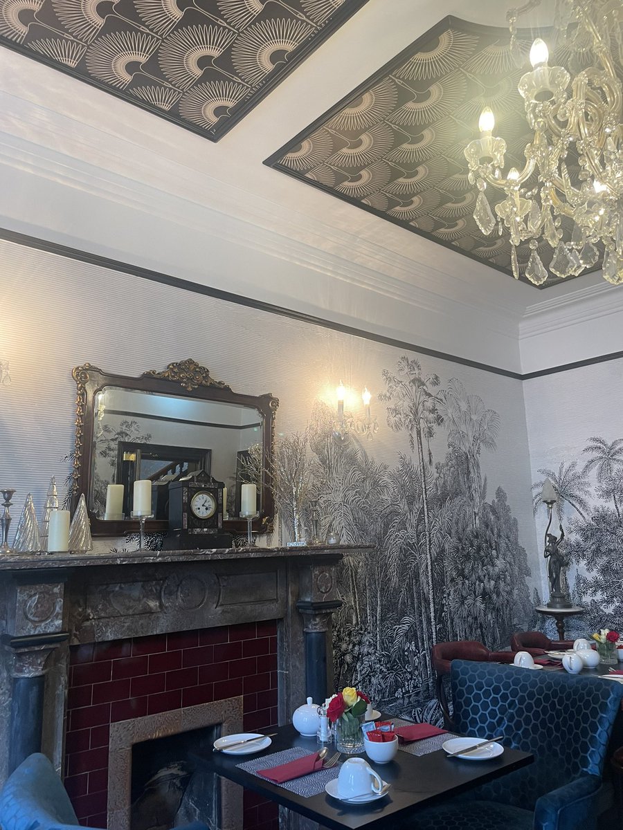 I don’t think I’ve never stayed in a more beautiful boutique hotel as The Lawrence, so sensitivity restored, what a great addition to Derry clarenceproperty.co.uk/the-lawrence-r…