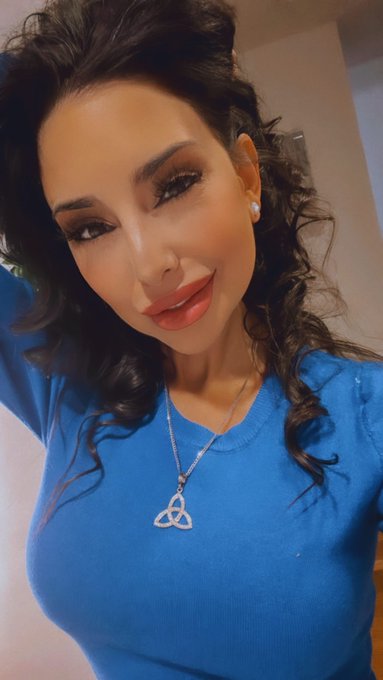 😘😘 https://t.co/Jt1GYQLXIQ https://t.co/kU339jVguX