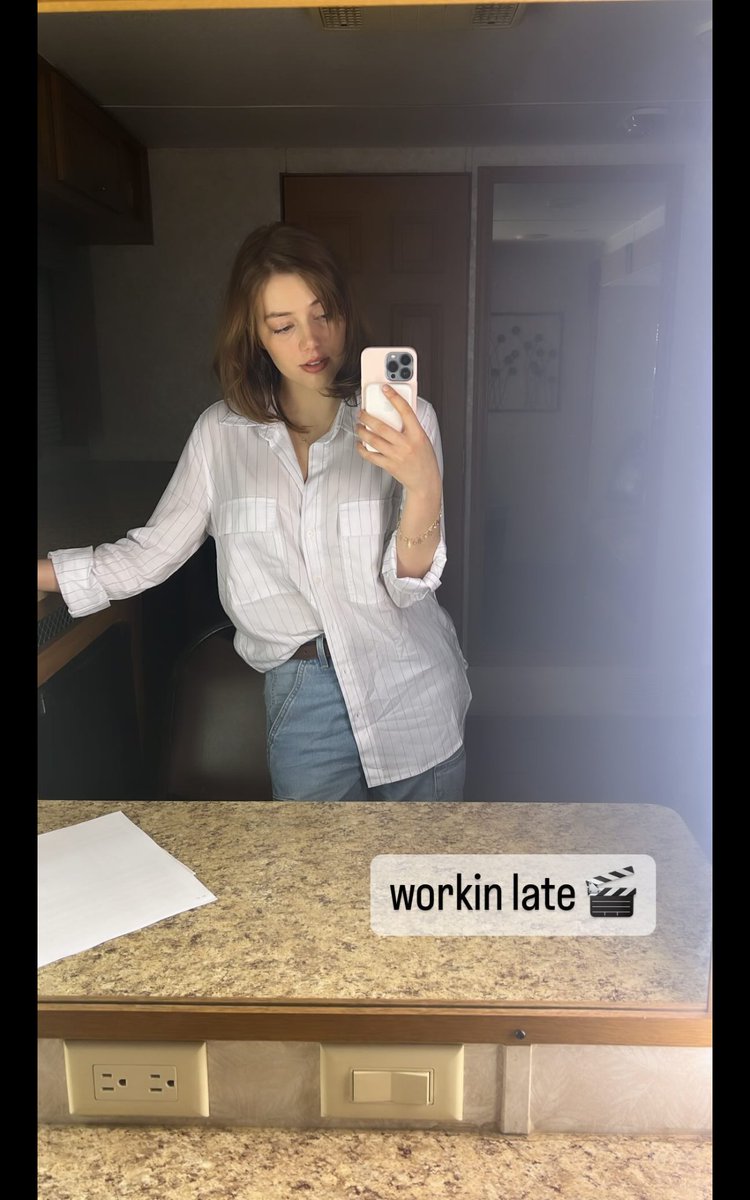 GraceDien_Daily's tweet photo. Via @GraceVanDien IG Story

#gracevandien #chrissycunningham #strangerthings #strangerthings4 https://t.co/VzcHMBVYVU