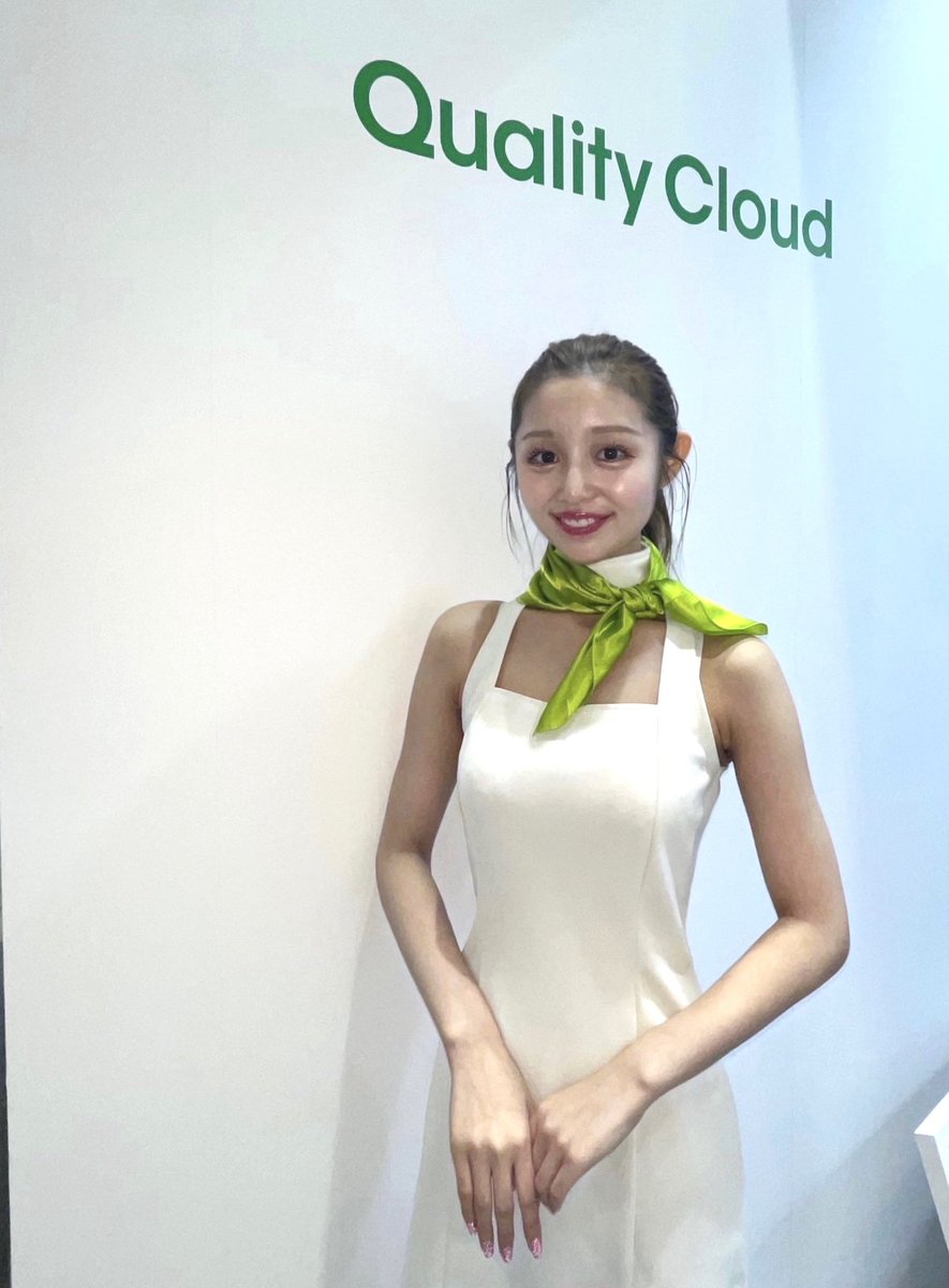 sani_shimizu's tweet photo. 真っ白いお衣装🤍💚
#interop2024 #qualitycloud #qualitysoft https://t.co/0abnQUHE4d