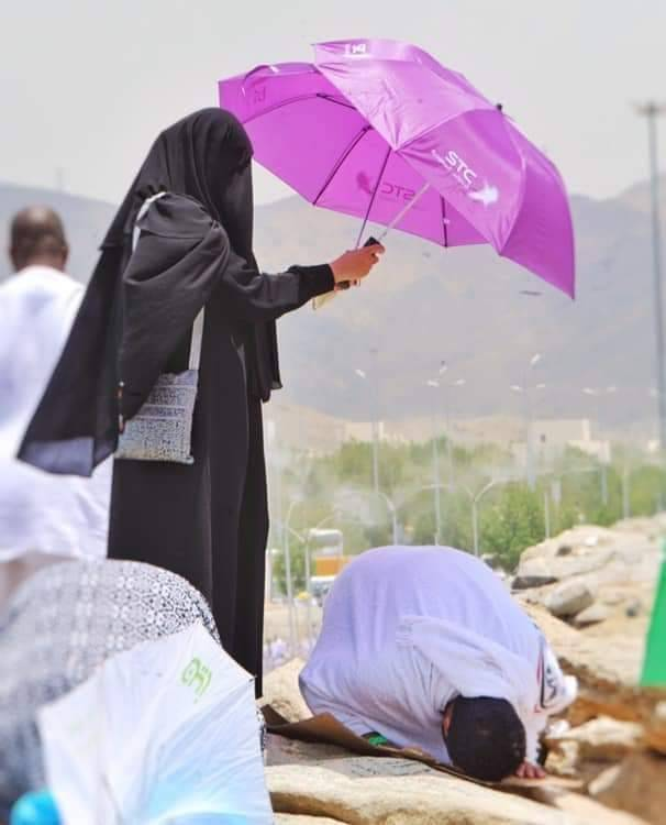 ﴿ رَبَّنَا هَبْ لَنَا مِنْ أَزْوَاجِنَا وَذُرِّيَّاتِنَا قُرَّةَ أَعْيُنٍ وَاجْعَلْنَا لِلْمُتَّقِينَ إِمَامًا﴾.