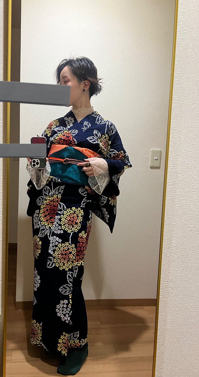 ring_se_'s tweet photo. 現在二人展をしています！
お近くの方はぜひいらしてください🙌
今日はこんな感じで会場にいました👘

#着物女子 #着物 #着物コーデ #浴衣 https://t.co/Sqdz9Jfh8t