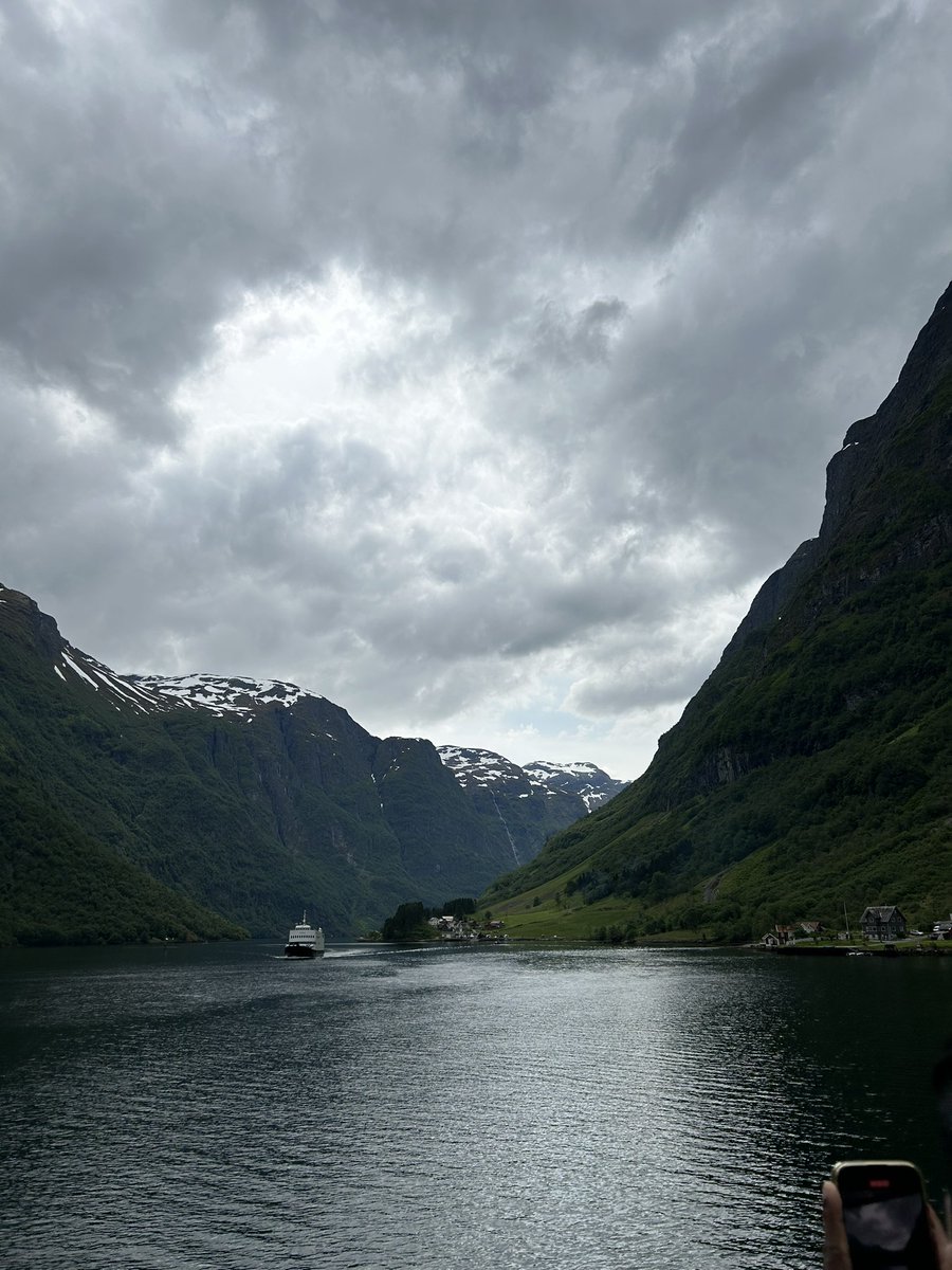 Danielleri's tweet photo. Few lil peeks of Norway https://t.co/ne9VybtDZM