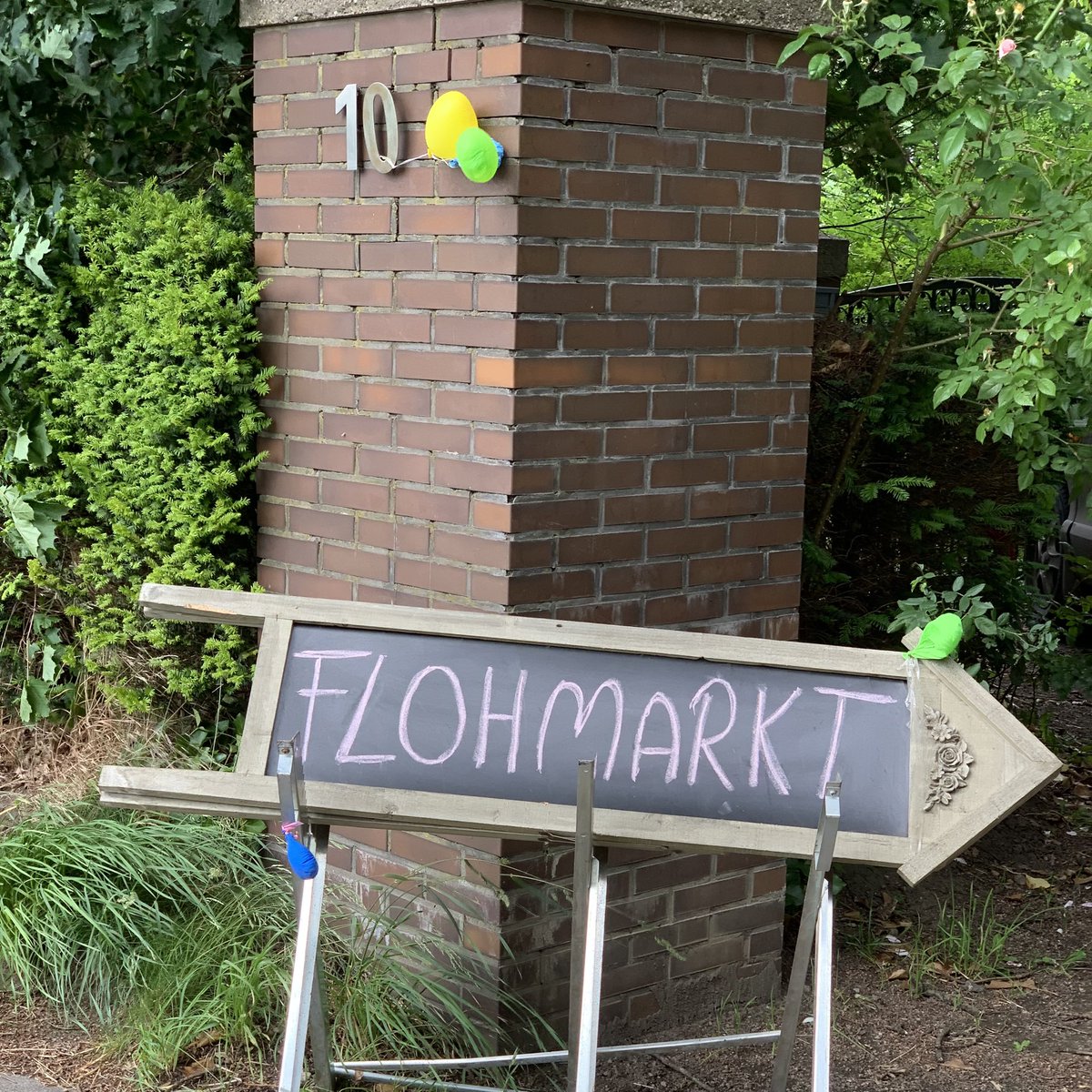 Heute und Morgen (15.+16.06.24) ist #Garagenflohmarkt in #Halstenbek
Datumer Str. 10.
Das ist nicht weit vom #Flohmarkt in
#Waldenau