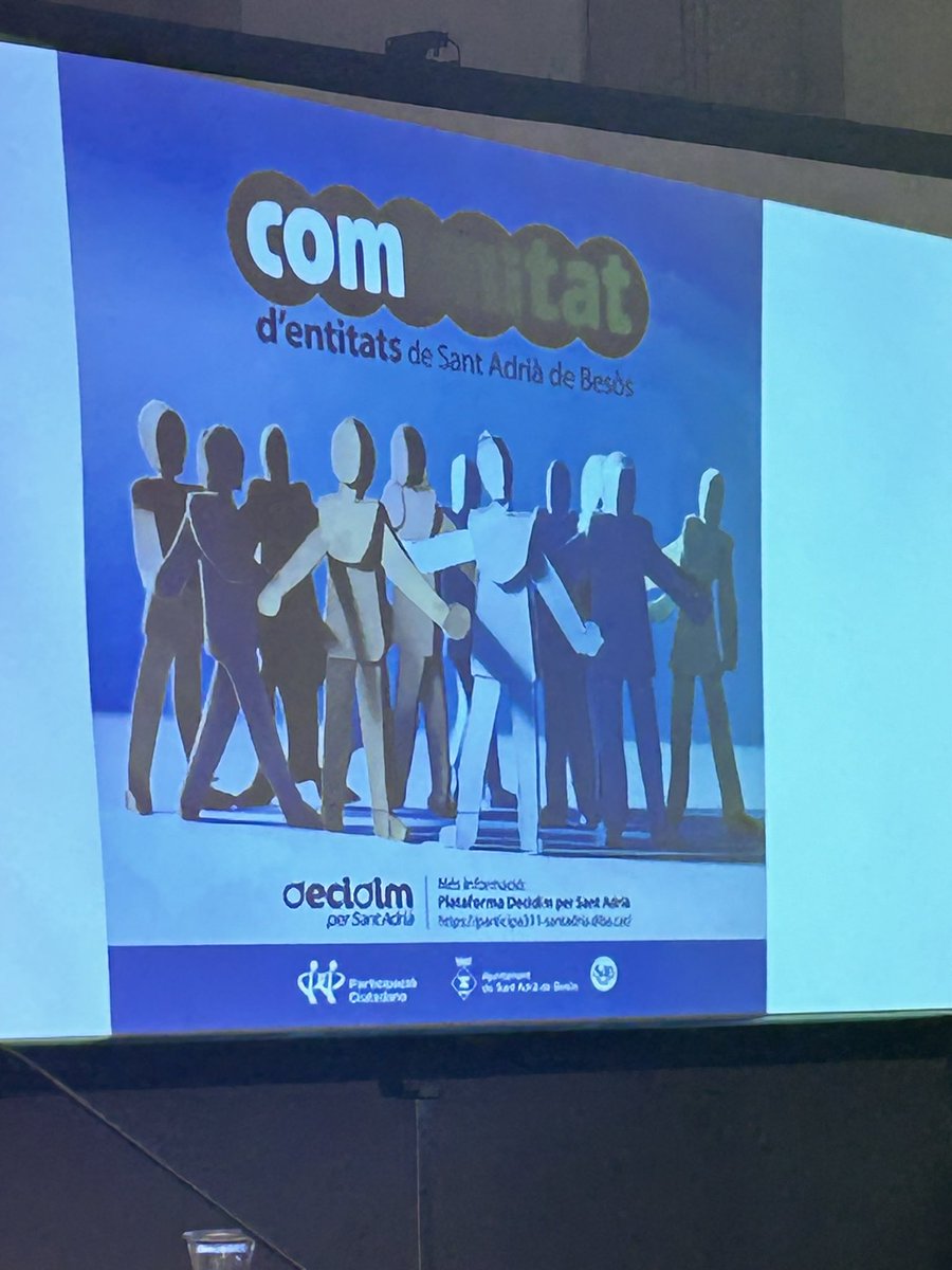 IMarcuello's tweet photo. Molt interessant la 1a ponència  d’aquest mati. Una gran proposta per treballar Entitats enxarxades!  
Comunitat d’Entitats de Sant Adria, Plataforma que @Participaciosab posarà en marxa, eines transversals per a les associacions del municipi. 
👍👏 @FcoVargas_  #SoniaCazo https://t.co/WdQQepp3iR