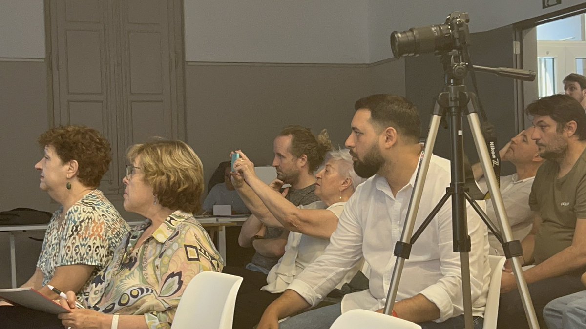 Molt interessant la 1a ponència  d’aquest mati. Una gran proposta per treballar Entitats enxarxades!  
Comunitat d’Entitats de Sant Adria, Plataforma que <a href="/Participaciosab/">Participaciosab</a> posarà en marxa, eines transversals per a les associacions del municipi. 
👍👏 <a href="/FcoVargas_/">Francisco Vargas</a>  #SoniaCazo