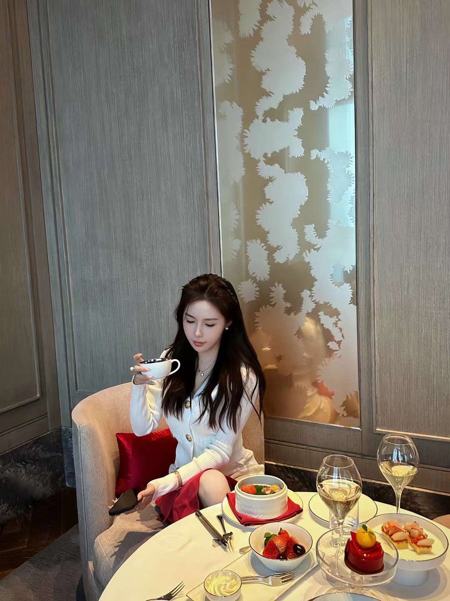 Jackson89486269's tweet photo. 做你们的女神那么累��不如做我的母狗 #悉尼 #女神 #反差 #反差女 #母狗 https://t.co/iLd066cKZB