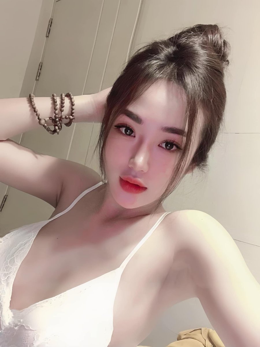 JerryCook128770's tweet photo. Giờ mà có anh nào gạ đụ chắc sướng lắm nè https://t.co/EbKRLKEh2Y