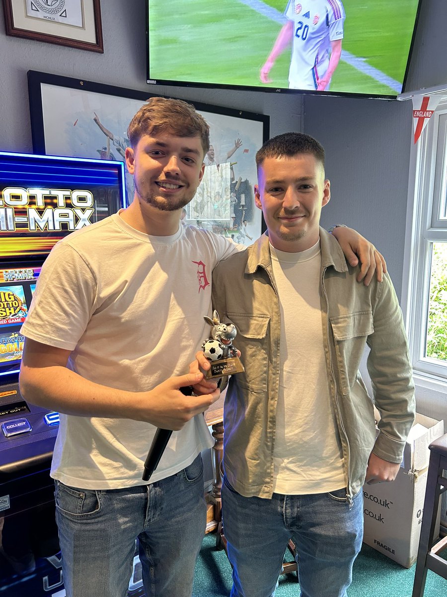 Next award… DICK OF THE YEAR, couldn’t happen to a nicer bloke.. OWAIN DOBSON