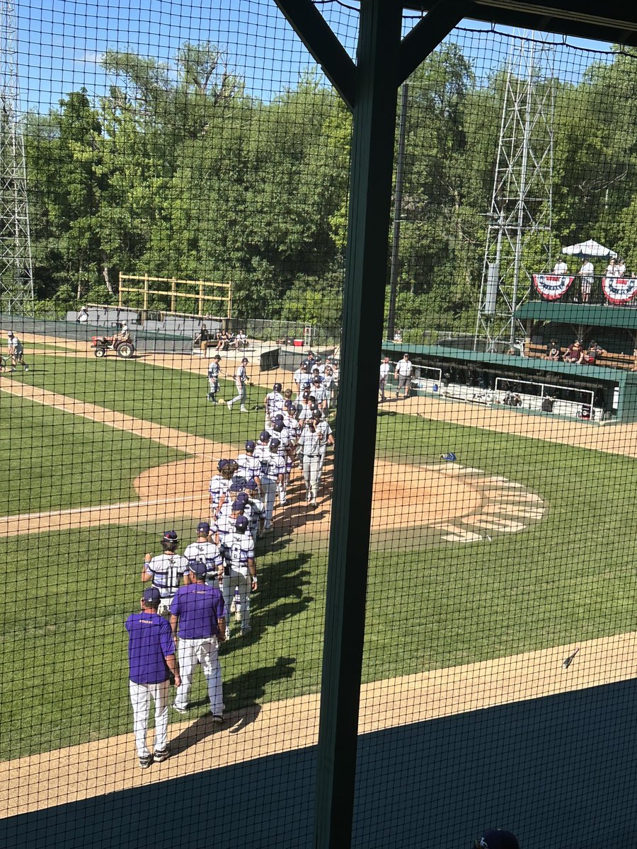 Flyer baseball team’s season came to an end yesterday with a 6-0 loss to St. Thomas Academy.  Awesome job by coaches and players on a great season!!!