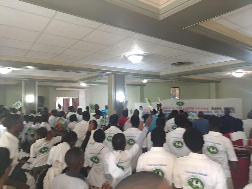 #Burundi: Ndakeje cane Umuremeshakivi Doroteya Havyarimana ahejeje kwizerwa ngo arongore umugambwe <a href="/ranac_imboneza/">ImbonezaRanac</a> mu ntara ya #Bujumbura. Tumwipfurije amabanga meza no kudushikana kuntsinzi mu matora twimirije.<a href="/akezanet/">AKEZA Burundi</a> <a href="/iwacuinfo/">IWACU Burundi</a> <a href="/BurungaNews/">Burunga</a>