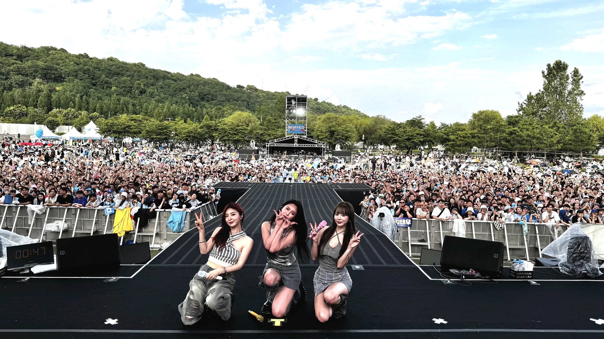 GQHfL0jaEAA1ff9?format=jpg&name=large