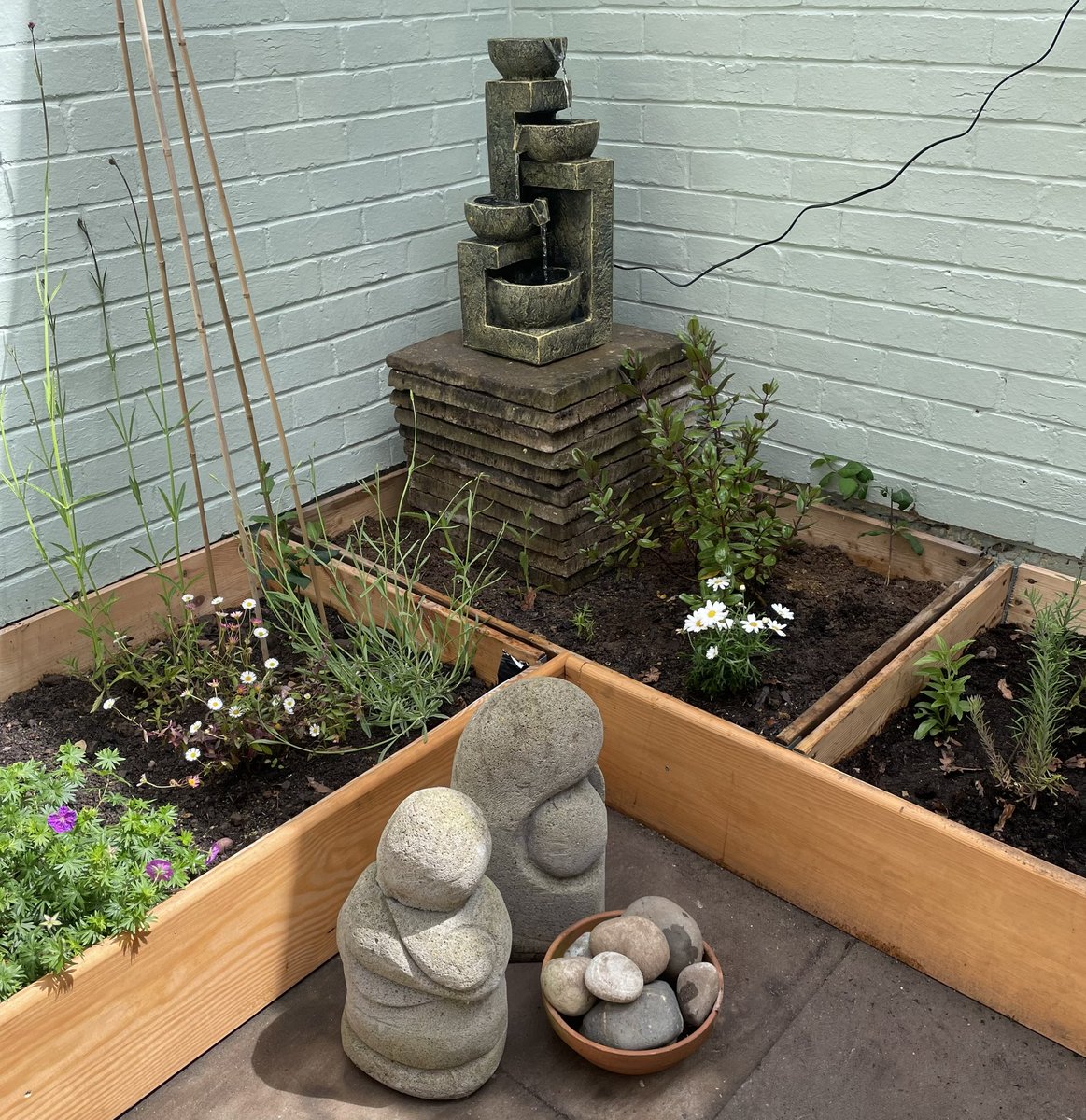 TCS_Humanities's tweet image. Final morning on the memorial garden ready for grand opening on 21st. Join us to see the rest of the garden our commemorative mosaic and hear from distinguished guests eventbrite.co.uk/e/community-ta… @leamcourier @RobbieRinder @RWBAHolocaust @RefugeeWeek