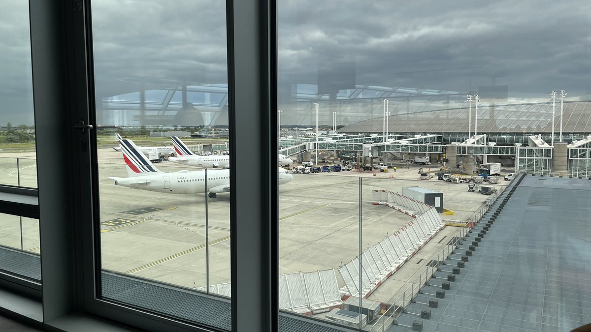 h2okapi's tweet image. Les rencontres inattendues sont toujours les meilleures, surtout au salon @airfrance avec @Gate7aviation  Bon samedi et bons vols à tous. 🥂