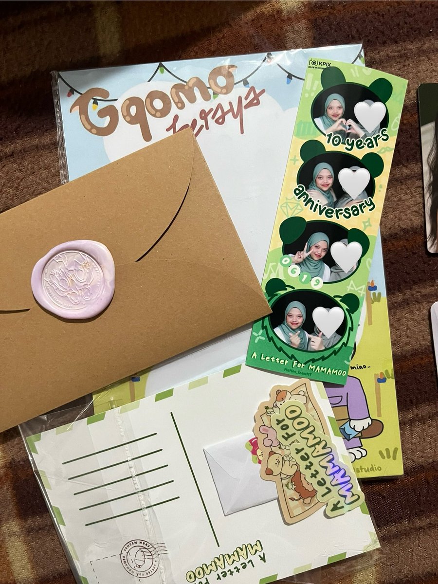 saranghamoo's tweet image. happy 10th anniversary my dearest mamamooo 🥹🫶🏻

had a great day with malaysian moomoos todayyy 😙 btw, don’t forget to go to your nearest kpix booth and take a photo with mamamoo frame 💚🤍

@Mamoo_TeamMT 
#ALetterForMamamoo
#Mamamoo10thAnniversary
#NeverLettingGo