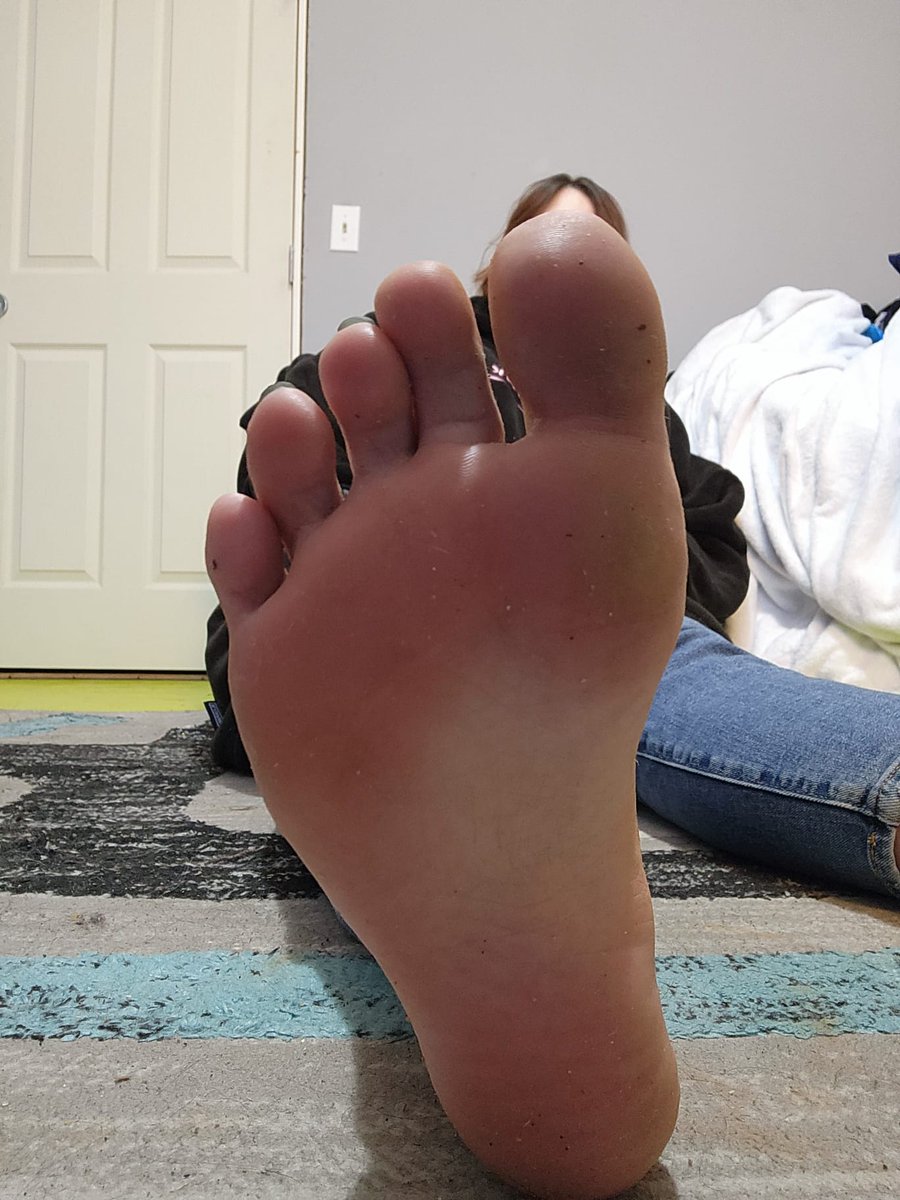 ABFootGirls's tweet photo. Model - Stella
Foot Size - Size 9
Height - 5'9"

Dm for a custom video from our lovely model Stella. Gorgeous feet and gorgeous soles. 

#Feet #feetworshi̇p #FOOTFETİSH #footworshi̇p #giantess #goddess #worship https://t.co/EXrXmSCH0l