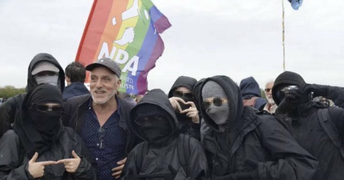 MLP_officiel's tweet image. Que ceux, dans la classe politique, qui ne condamnent pas le fait de manifester contre les résultats d’une élection (en réalité de saccager, violenter, brûler, s’attaquer aux forces de l’ordre…) ne donnent plus JAMAIS la moindre leçon de démocratie et de respect des valeurs de…