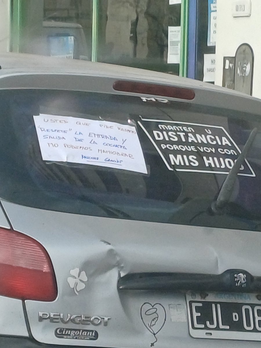 JimeCapri's tweet photo. El tránsito platense en su máxima expresión, cine 🚬 https://t.co/VKcHqXlmG3