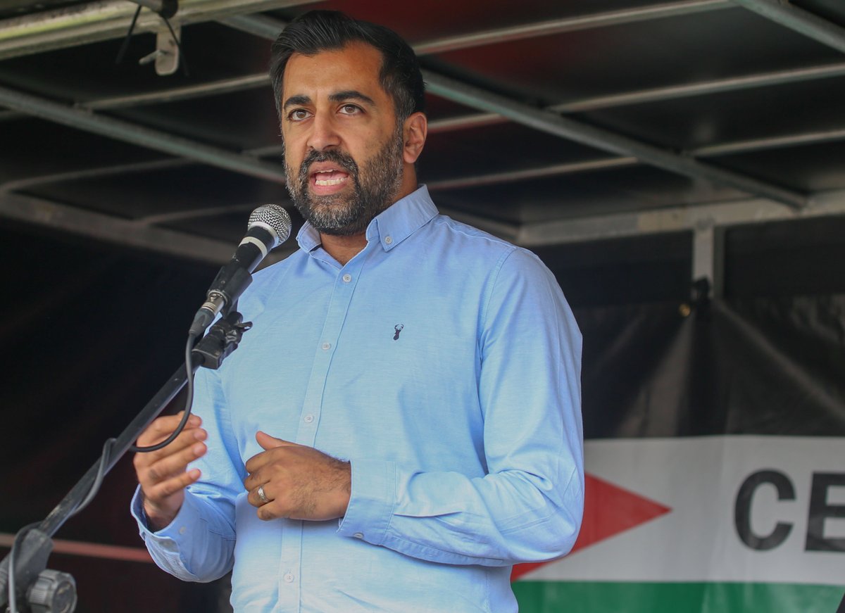 ScotNational's tweet image. 📸 Humza Yousaf was among the speakers at a pro-Palestine march in Queen's Park in Glasgow this afternoon

Images: Gordon Terris