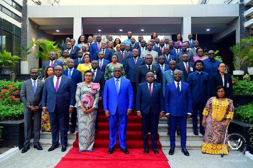RDC_NewsFlash's tweet photo. #RDC|#Flash_Politique⚡️|
Le 14 juin 2024, le Président Félix Tshisekedi a présidé le 1er Conseil des ministres du nouveau gouvernement Judith Suminwa à la Cité de l'Union africaine. Cette réunion a été organisée pour la prise de contact entre le Présidentet les membres du GouvernementSuminwa. #RDC #Gouvernement
