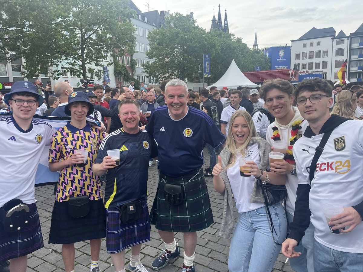 gauldryboy's tweet photo. @craigie72 Weather okay in Cologne https://t.co/PwM0kES6Di
